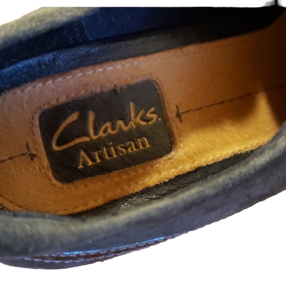 Clark's Artisan Diamond Cameo Green Suede Booties - Picture 9 of 11